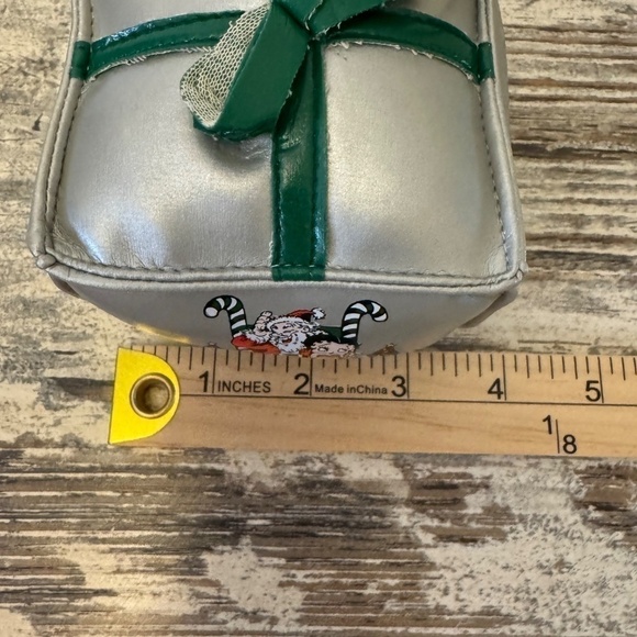 Betty Boop Christmas Ornament 4x4 Vinyl Holiday - Picture 3 of 8